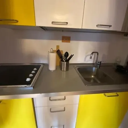 Διαμέρισμα Spazioviola Intimo Boho Style Uno Spazio Magico Per L'energia Che Si Respira In Un Palazzo Della Vecchia Qui Nulla E Perfetto Ma Tutto Racconta No Wi-fi No Aria Condizionata *