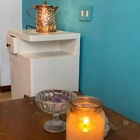 Spazioviola Intimo Boho Style Uno Spazio Magico Per L'energia Che Si Respira In Un Palazzo Della Vecchia Qui Nulla E Perfetto Ma Tutto Racconta Apartamento Bolonia