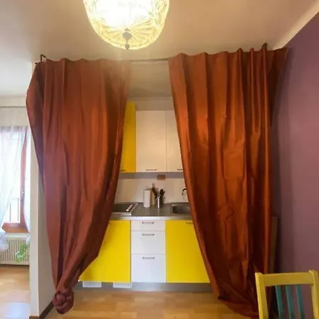 Spazioviola Intimo Boho Style Uno Spazio Magico Per L'energia Che Si Respira In Un Palazzo Della Vecchia Qui Nulla E Perfetto Ma Tutto Racconta No Wi-fi No Aria Condizionata *