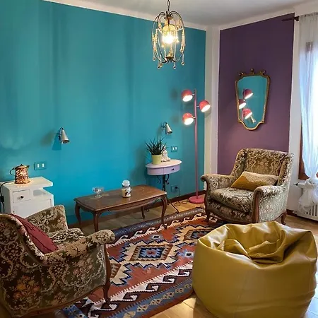 Spazioviola Intimo Boho Style Uno Spazio Magico Per L'energia Che Si Respira In Un Palazzo Della Vecchia Qui Nulla E Perfetto Ma Tutto Racconta * Bolonia