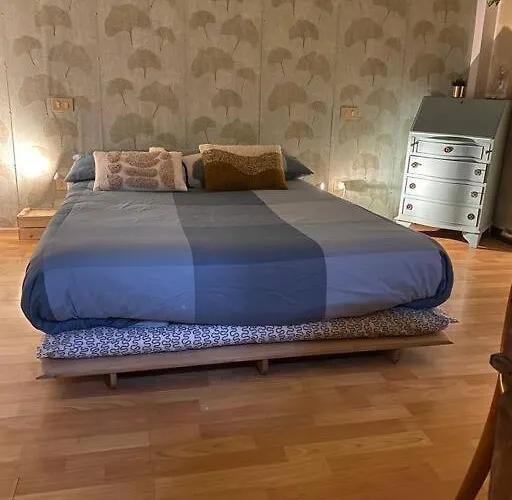 Spazioviola Intimo Boho Style Uno Spazio Magico Per L'energia Che Si Respira In Un Palazzo Della Vecchia Qui Nulla E Perfetto Ma Tutto Racconta No Wi-fi No Aria Condizionata بولونيا