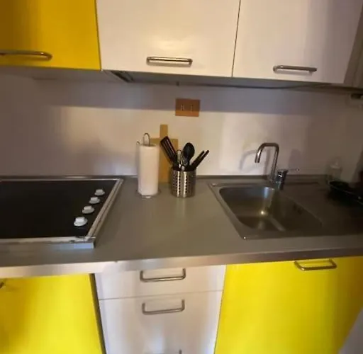 Lägenhet Spazioviola Intimo Boho Style Uno Spazio Magico Per L'energia Che Si Respira In Un Palazzo Della Vecchia Qui Nulla E Perfetto Ma Tutto Racconta No Wi-fi No Aria Condizionata *