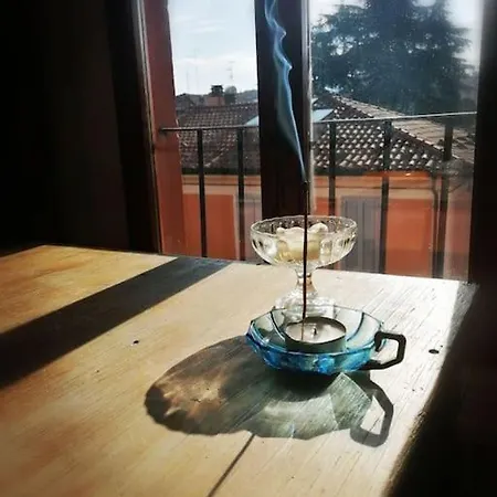 Spazioviola Intimo Boho Style Uno Spazio Magico Per L'energia Che Si Respira In Un Palazzo Della Vecchia Qui Nulla E Perfetto Ma Tutto Racconta No Wi-fi No Aria Condizionata Bolonya