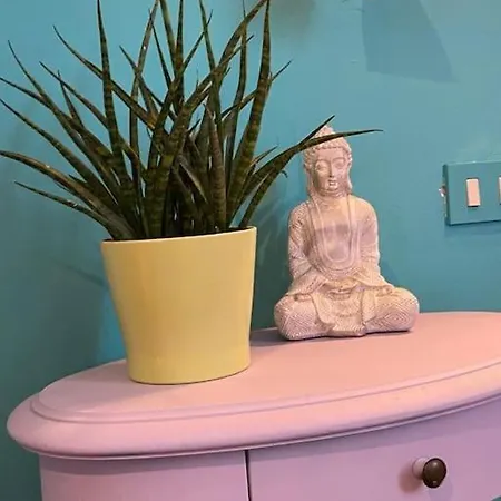 Apartmán Spazioviola Intimo Boho Style Uno Spazio Magico Per L'energia Che Si Respira In Un Palazzo Della Vecchia Qui Nulla E Perfetto Ma Tutto Racconta No Wi-fi No Aria Condizionata