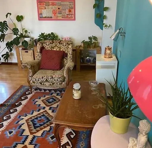 아파트 Spazioviola Intimo Boho Style Uno Spazio Magico Per L'energia Che Si Respira In Un Palazzo Della Vecchia Qui Nulla E Perfetto Ma Tutto Racconta No Wi-fi No Aria Condizionata *